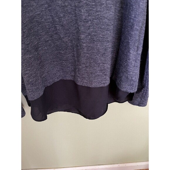 Ann Taylor Women's Top Blouse Gray/Black 1/4 Zip on Back Size Large - Picture 4 of 6